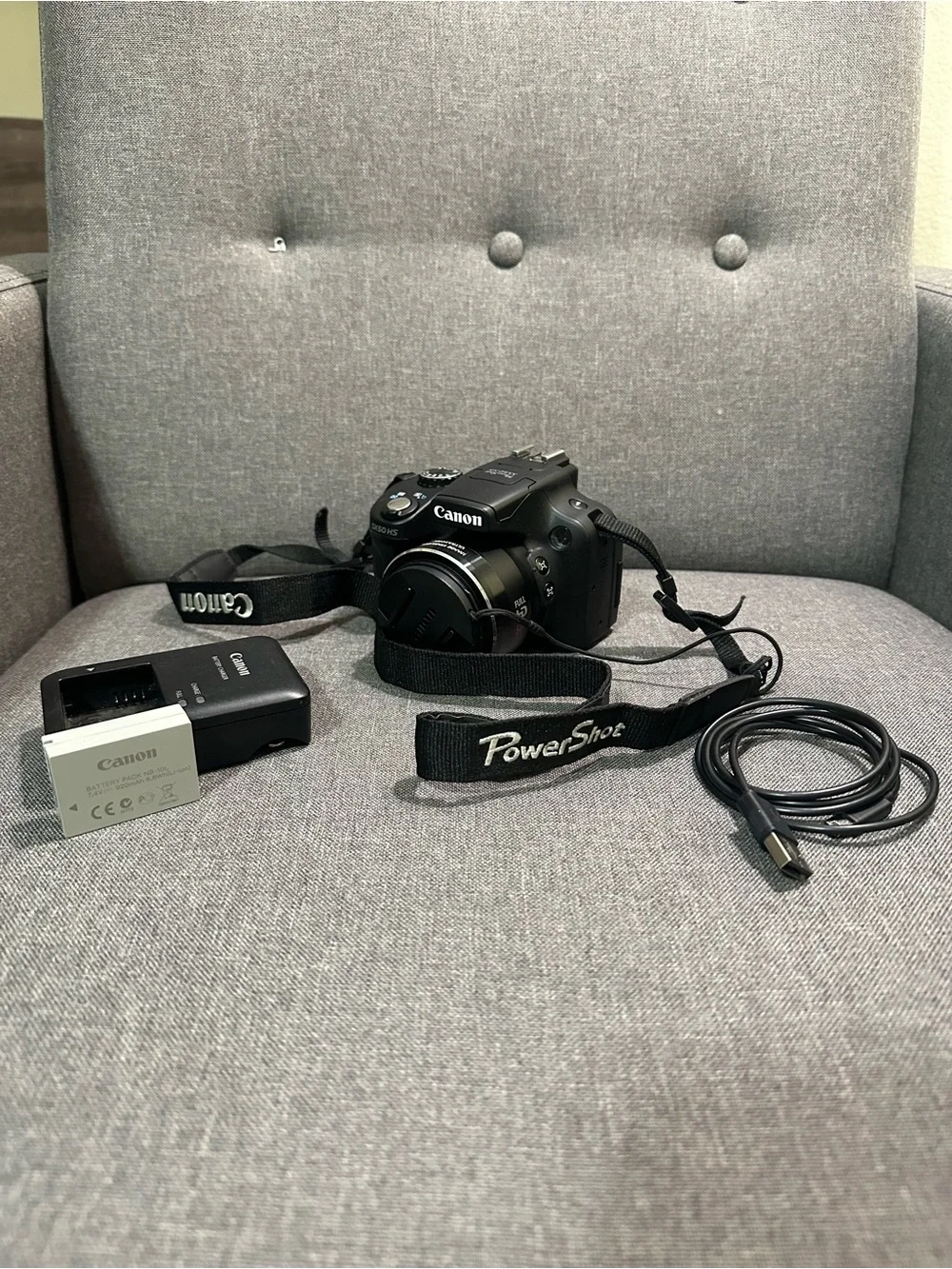 Like new Canon Black PowerShot SX50 HS Camera with Charger, Battery, & USB Cable